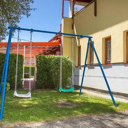 In 40852 Balatonmáriafürdő