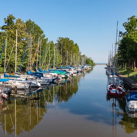 Apartment In Balatonmariafürdo 40852 *