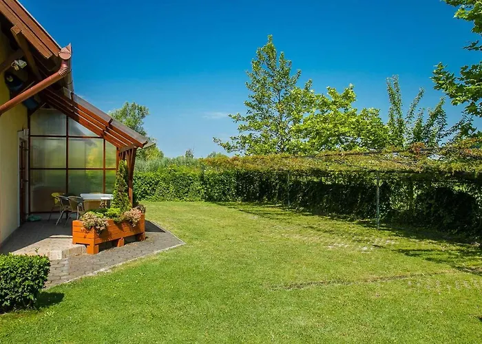 In Balatonmariafürdo 40852 *