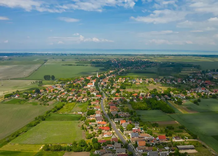 In Balatonmariafürdo 40852